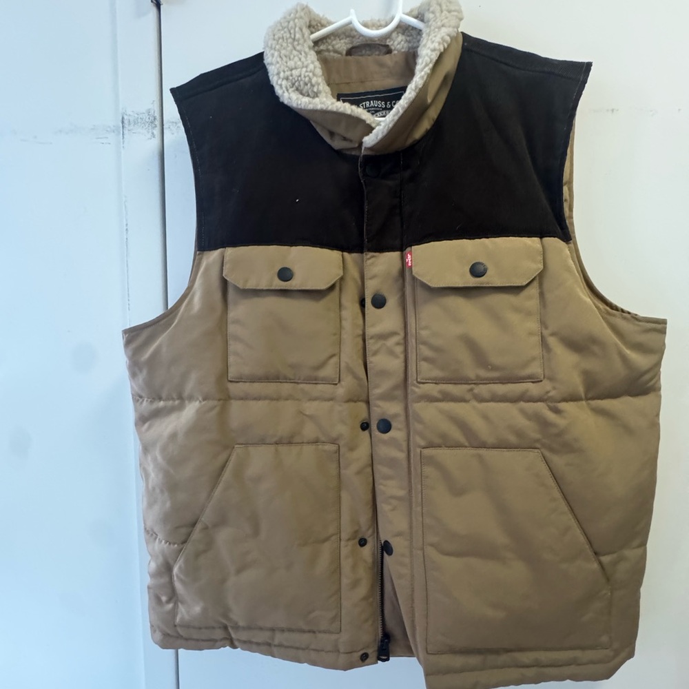 Levi's Black and Tan Puffer Vest